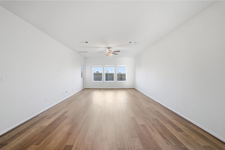 Spacious, unfurnished interior of a new home in Cool Water, Jarrell (Image 40).