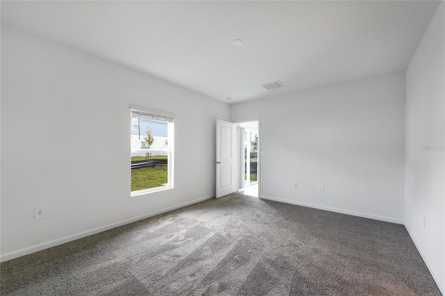Spacious, unfurnished interior of a new home in , Davenport (Image 21).