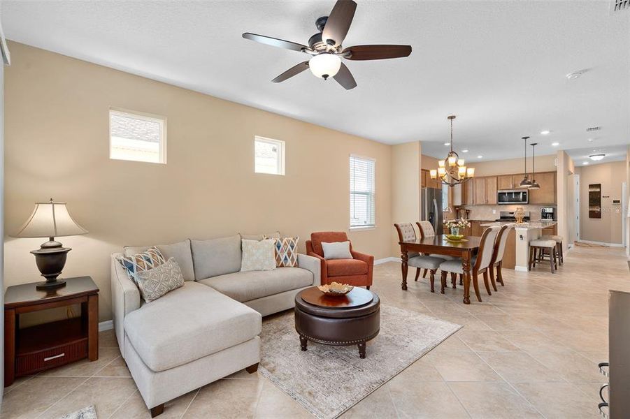Furnished interior view inside a new home in Del Webb Minneola, Minneola (Image 10).