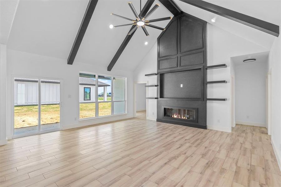 Spacious, unfurnished interior of a new home in , Mabank (Image 16).