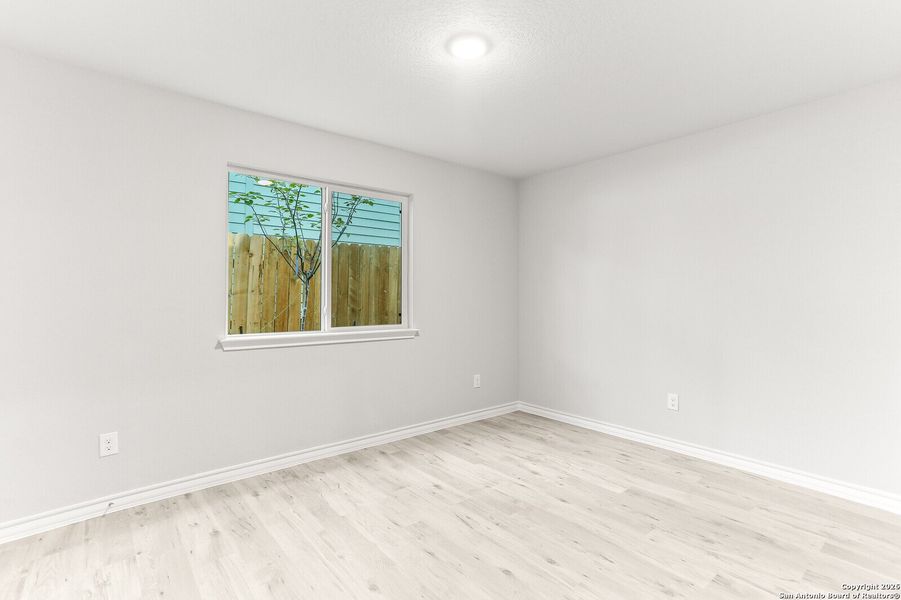 Spacious, unfurnished interior of a new home in , San Antonio (Image 12).