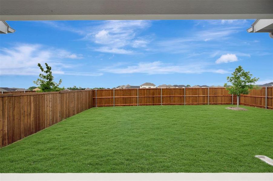 Exterior details and patio area of a home in Heritage Ranch, Sherman (Image 15).