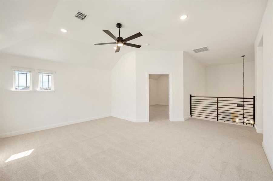 Spacious, unfurnished interior of a new home in Somerset Classic 70s & 80s, Mansfield (Image 28).