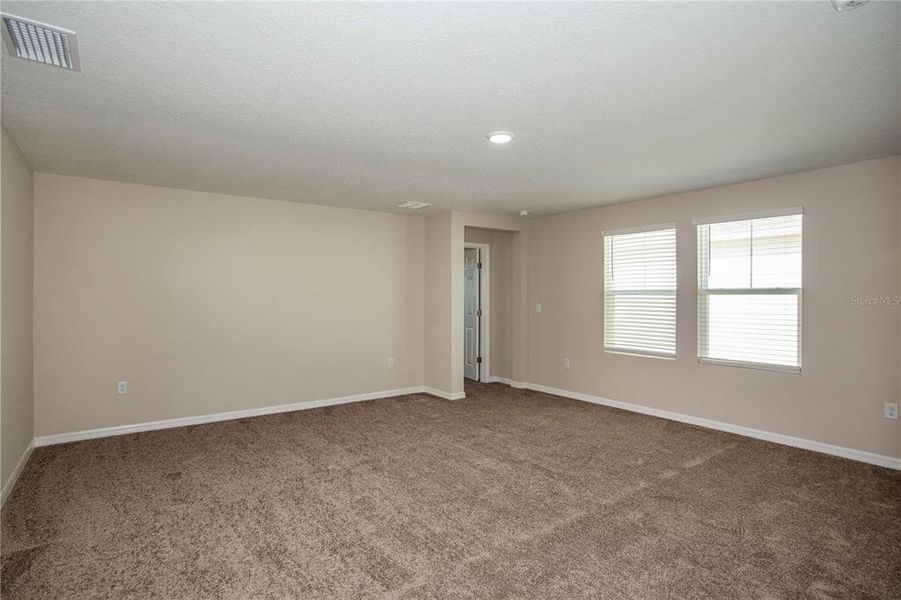 Spacious, unfurnished interior of a new home in Crosswinds, Haines City (Image 16).