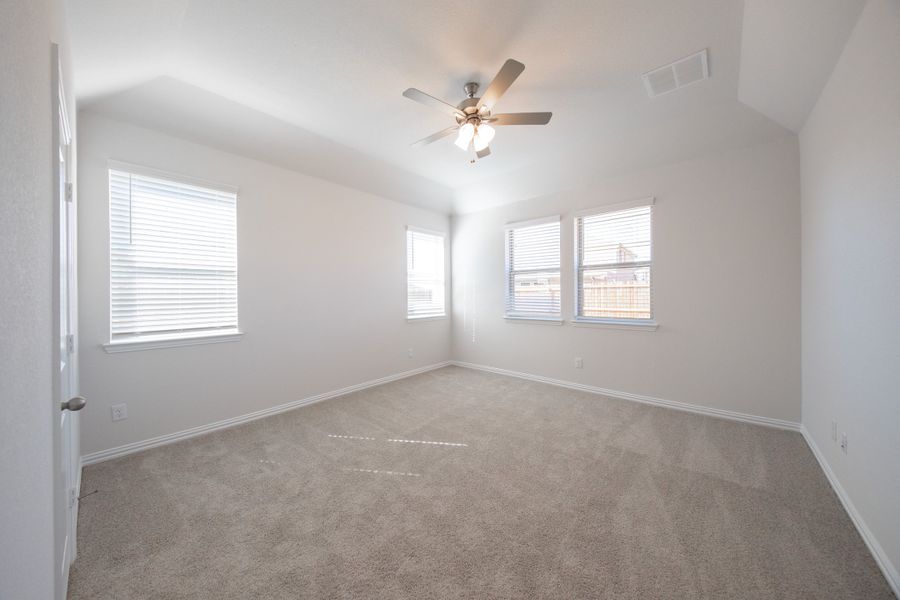 Spacious, unfurnished interior of a new home in Churchill, Anna (Image 18).