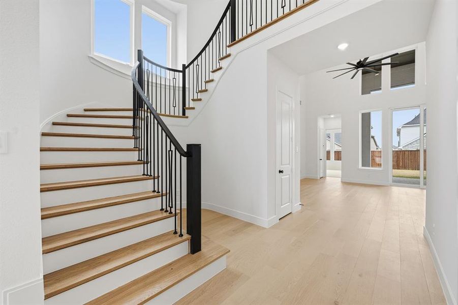 Spacious, unfurnished interior of a new home in Sandbrock Ranch, Krugerville (Image 19).