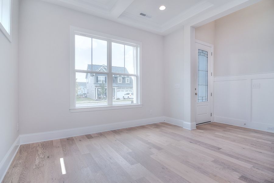 Representative unfurnished interior of a home built from the St Andrews by Greybrook Homes in Edmunds Farm, Clover (Image 49).