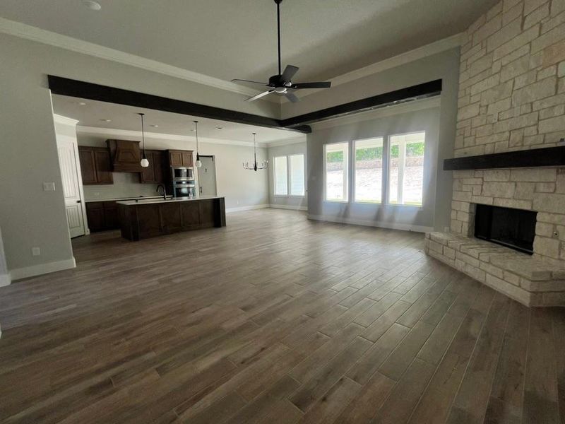 Spacious, unfurnished interior of a new home in Eagle Ridge Estates, Weatherford (Image 12).