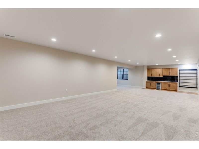 Spacious, unfurnished interior of a new home in , Windsor (Image 37).