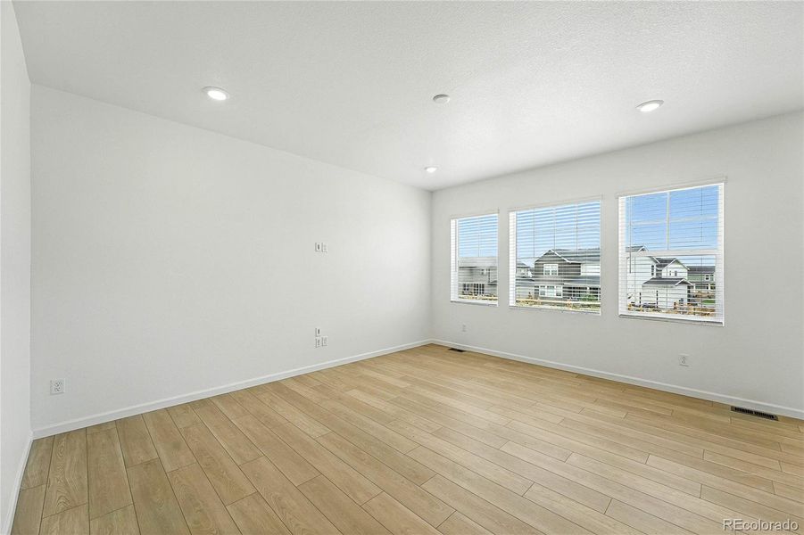 39712 Penn Road ~ Ready Now!