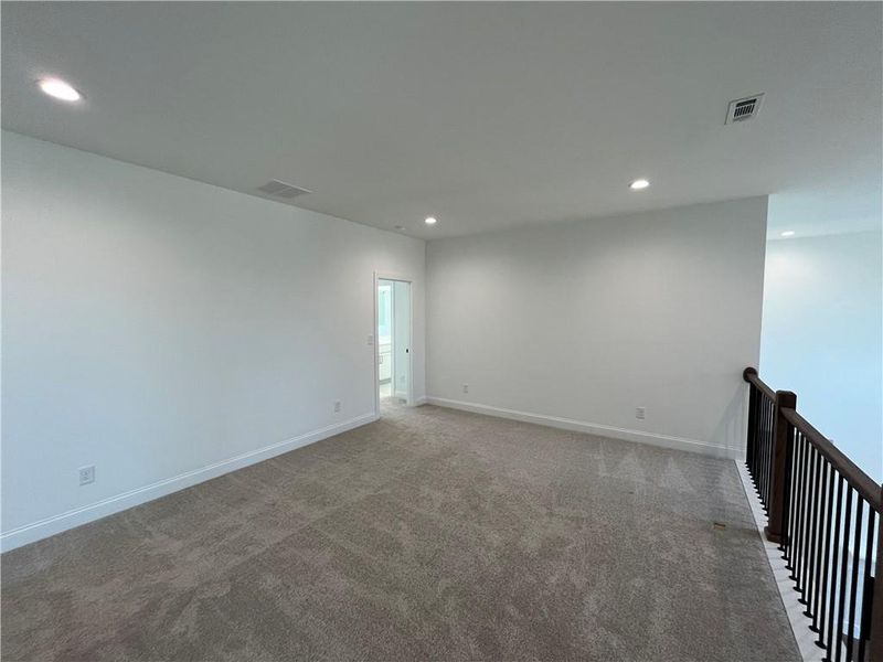 Spacious, unfurnished interior of a new home in East Harbor II at Chestatee, Dawsonville (Image 36).
