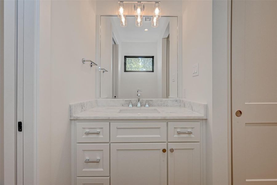 Image 6 of a home in .