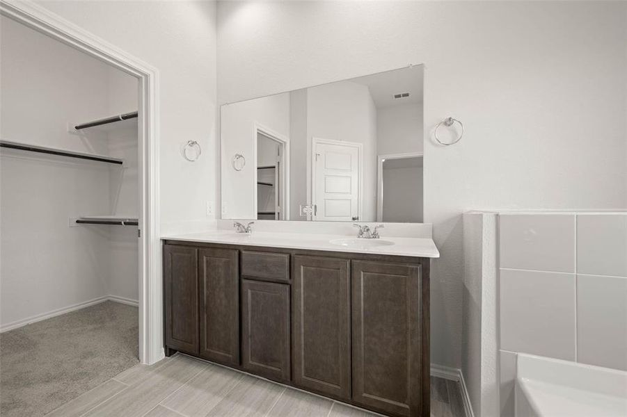 Furnished interior view inside a new home in Mountain Valley, Burleson (Image 14).