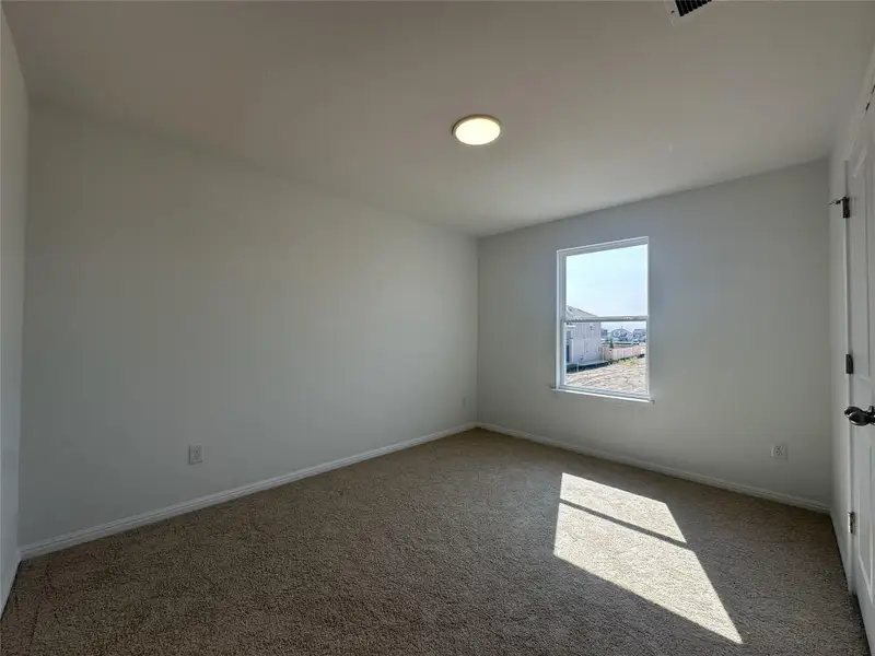 Spacious, unfurnished interior of a new home in Porter Country, Buda (Image 9). Spacious, unfurnished interior of a new home in Porter Country, Buda (Image 9).