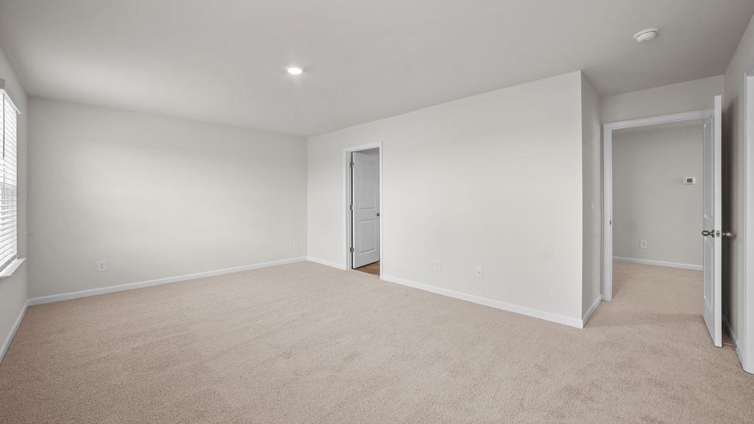 Spacious, unfurnished interior of a new home in Carter Ridge, Greenville (Image 23).