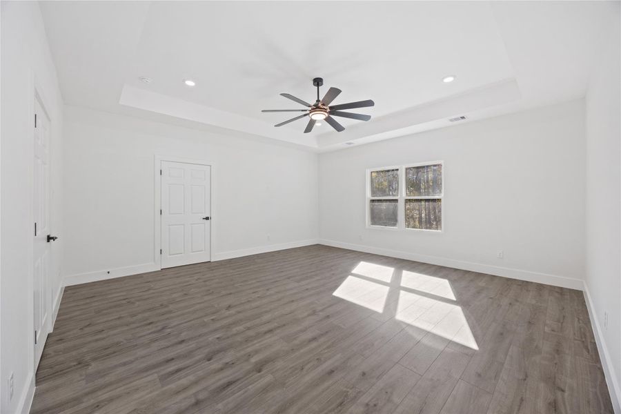 Spacious, unfurnished interior of a new home in , Houston (Image 39).
