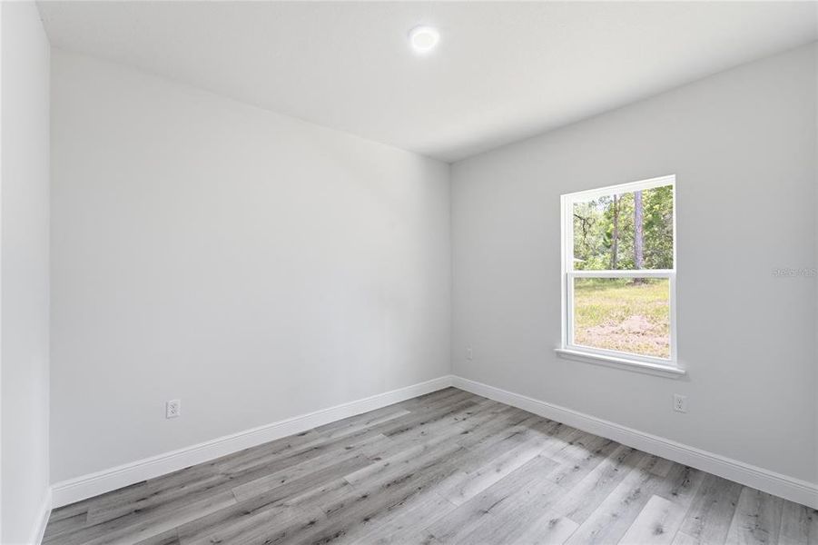 Spacious, unfurnished interior of a new home in , Dunnellon (Image 24).