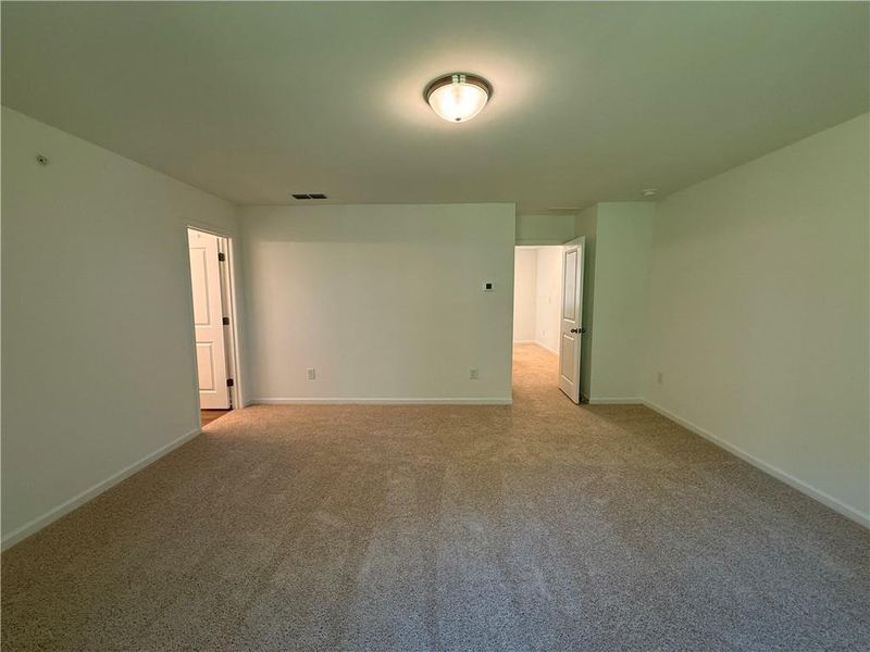 Spacious, unfurnished interior of a new home in Laurelwood, Douglasville (Image 41).