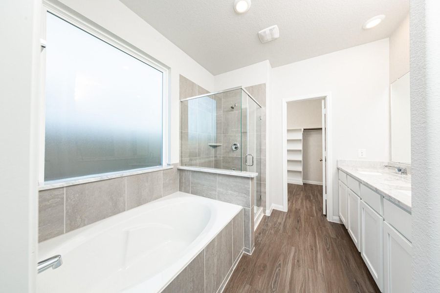 Photos are a representation of the floor plan. Options and interior selections will vary. Photos are a representation of the floor plan. Options and interior selections will vary.