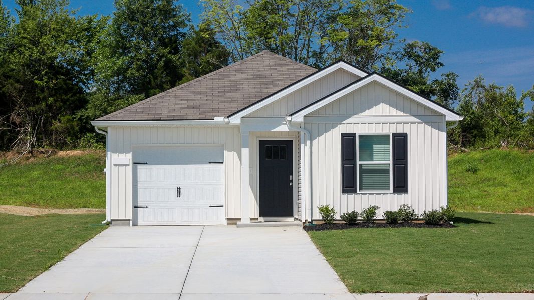 Front exterior of a new home in Saddle Trace, Lewisburg, TN, highlighting curb appeal (Image 1). Front exterior of a new home in Saddle Trace, Lewisburg, TN, highlighting curb appeal (Image 1).