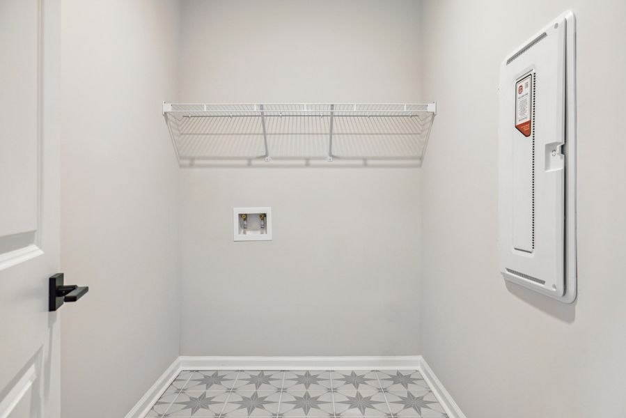Representative unfurnished interior of a home built from the Juniper Ii by Beazer Homes in The Oaks, Goose Creek (Image 19).