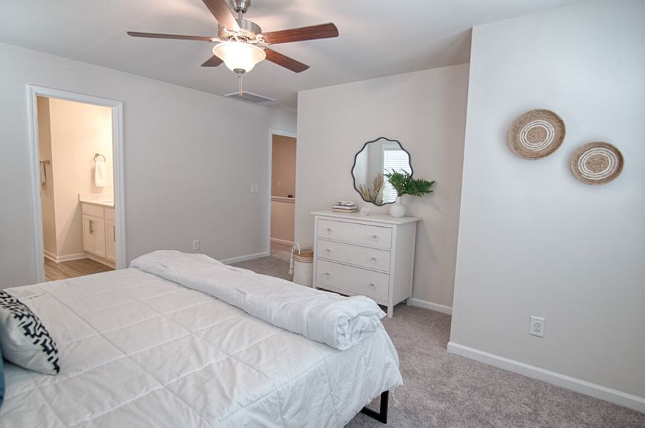Representative furnished interior of a home built from the Cliffside by Hurricane Builders in Percival Village, Columbia (Image 16).