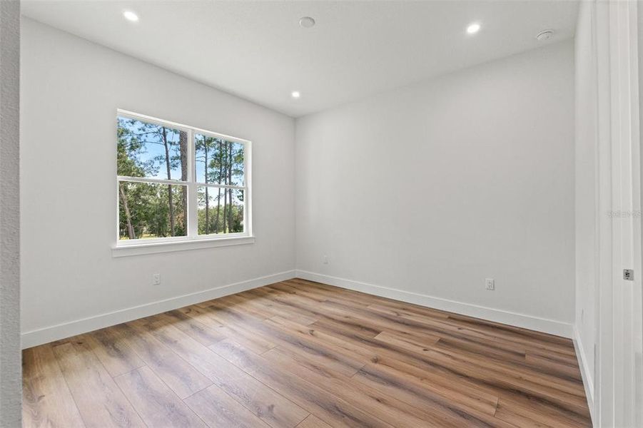 Spacious, unfurnished interior of a new home in Southern Hills Plantation, Brooksville (Image 23).