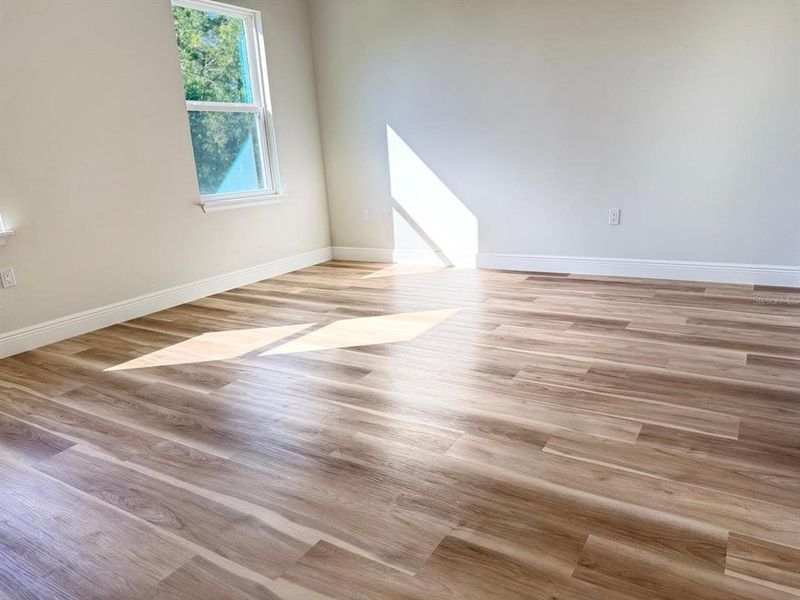 Spacious, unfurnished interior of a new home in , Ocala (Image 33).