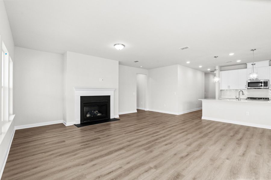 Spacious, unfurnished interior of a new home in Watson Hill, Summerville (Image 18).
