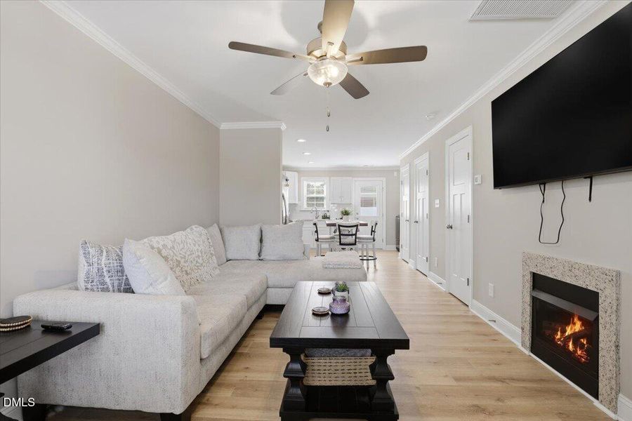 08-96 Linda St-8 08-96 Linda St-8