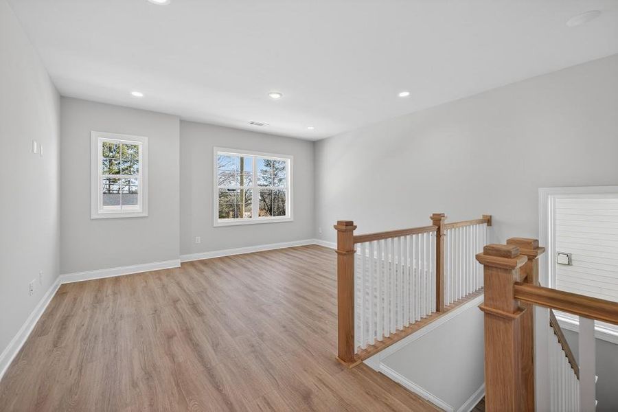Spacious, unfurnished interior of a new home in Hemingway, Flowery Branch (Image 27).