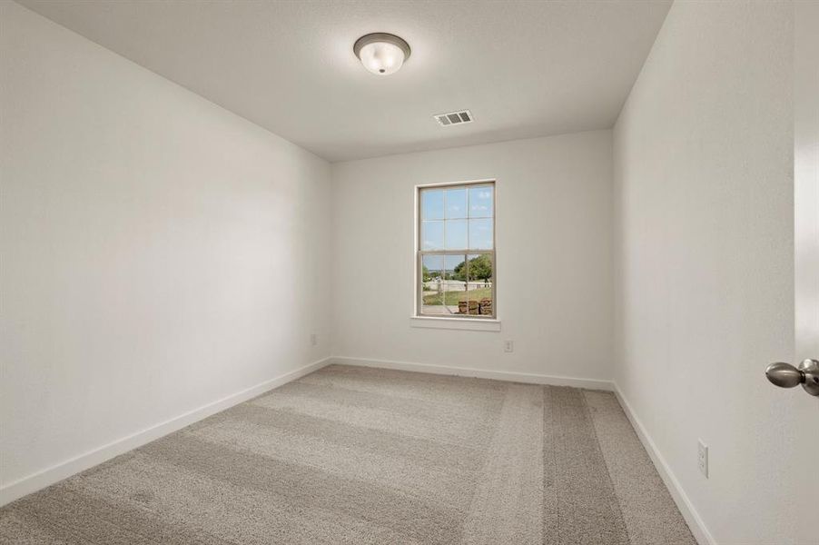 Spacious, unfurnished interior of a new home in Runaway Bay, Runaway Bay (Image 26).