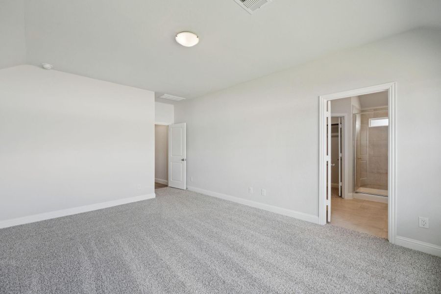 Spacious, unfurnished interior of a new home in Saint Tropez, Houston (Image 19). Spacious, unfurnished interior of a new home in Saint Tropez, Houston (Image 19).