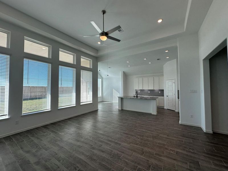 Spacious, unfurnished interior of a new home in , Iowa Colony (Image 14).