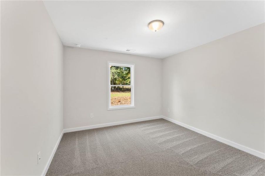 Spacious, unfurnished interior of a new home in Cherokee Township, Acworth (Image 23).