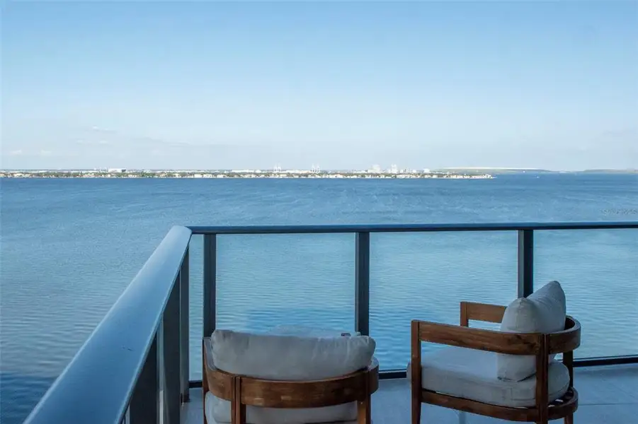 Condo located in Tampa, FL showcasing its design and architecture (Image 42). Condo located in Tampa, FL showcasing its design and architecture (Image 42).