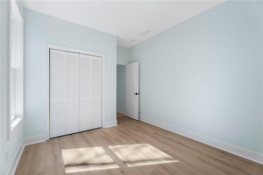 Spacious, unfurnished interior of a new home in , Summerville (Image 27).
