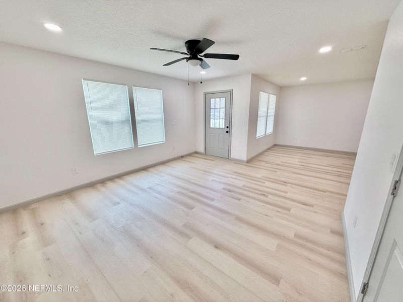 Spacious, unfurnished interior of a new home in , Jacksonville (Image 15).