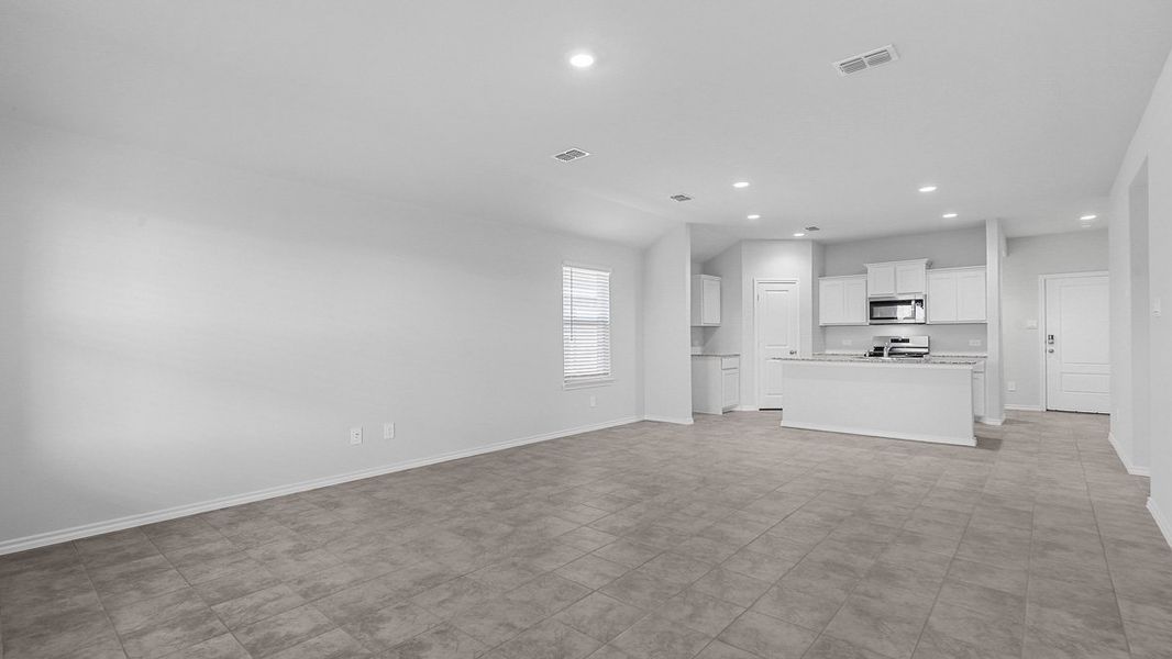 Spacious, unfurnished interior of a new home in Townes Landing, Fort Worth (Image 19).