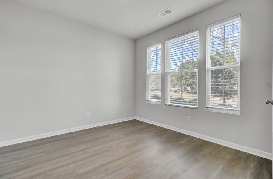 Spacious, unfurnished interior of a new home in , Summerville (Image 20).