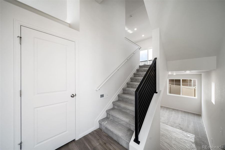 Spacious, unfurnished interior of a new home in Erie Highlands, Erie (Image 22).