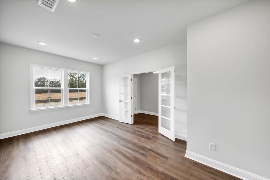 Spacious, unfurnished interior of a new home in Monroe Preserve, Chapin (Image 40).