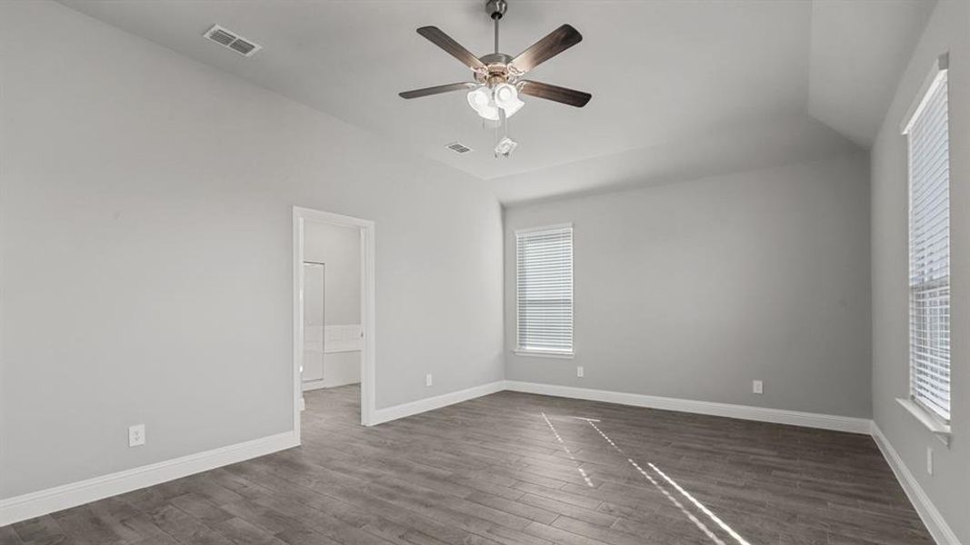 Spacious, unfurnished interior of a new home in Treeline, Justin (Image 27).