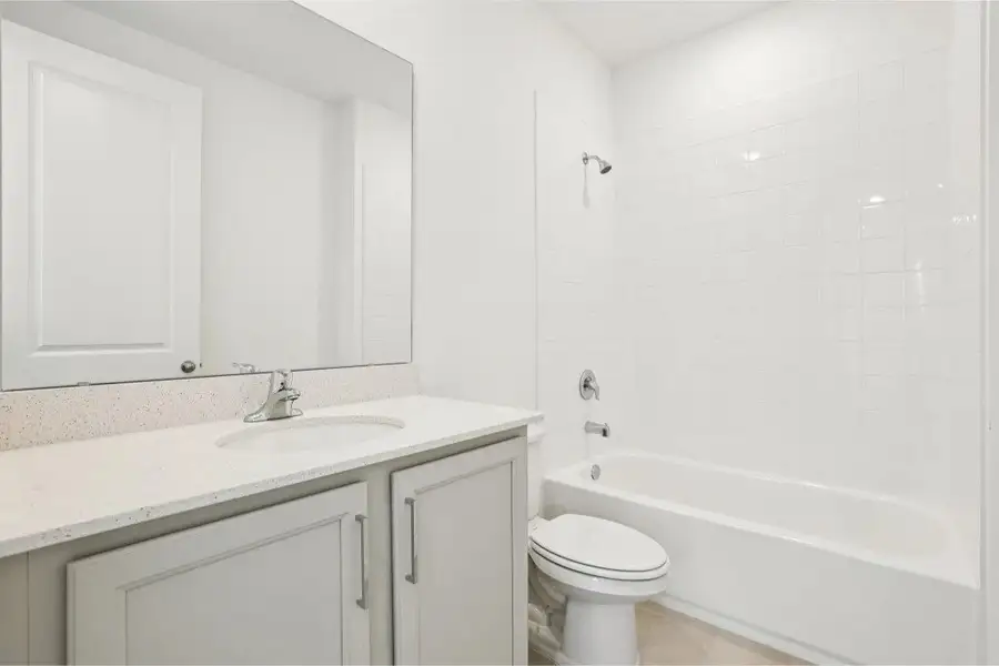 Furnished interior view inside a new home in Ardisia Park, New Smyrna Beach (Image 8).