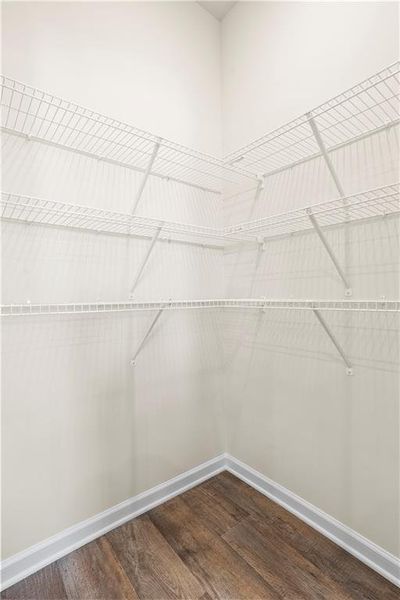 Spacious, unfurnished interior of a new home in , Gainesville (Image 19).