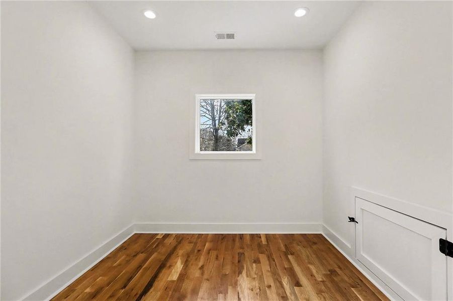 Spacious, unfurnished interior of a new home in , Atlanta (Image 49).