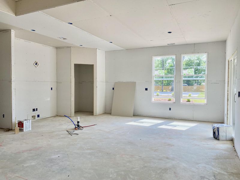 Spacious, unfurnished interior of a new home in , North Charleston (Image 15).