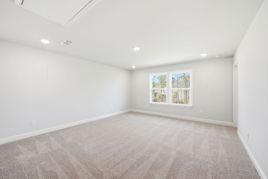 Spacious, unfurnished interior of a new home in Carriage Estates, Lexington (Image 30).