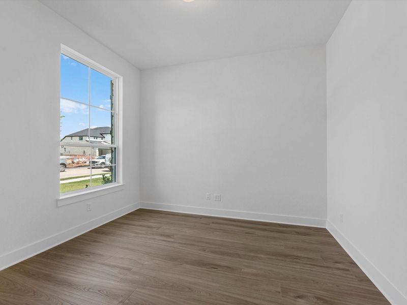 Spacious, unfurnished interior of a new home in Harvest Green, Richmond (Image 19).