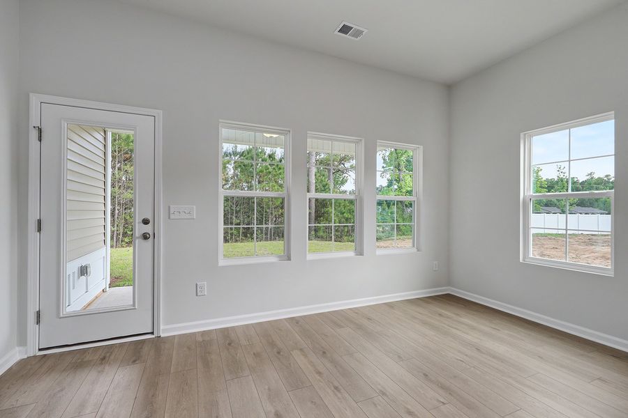 Spacious, unfurnished interior of a new home in Hainer Place, Conway (Image 15).